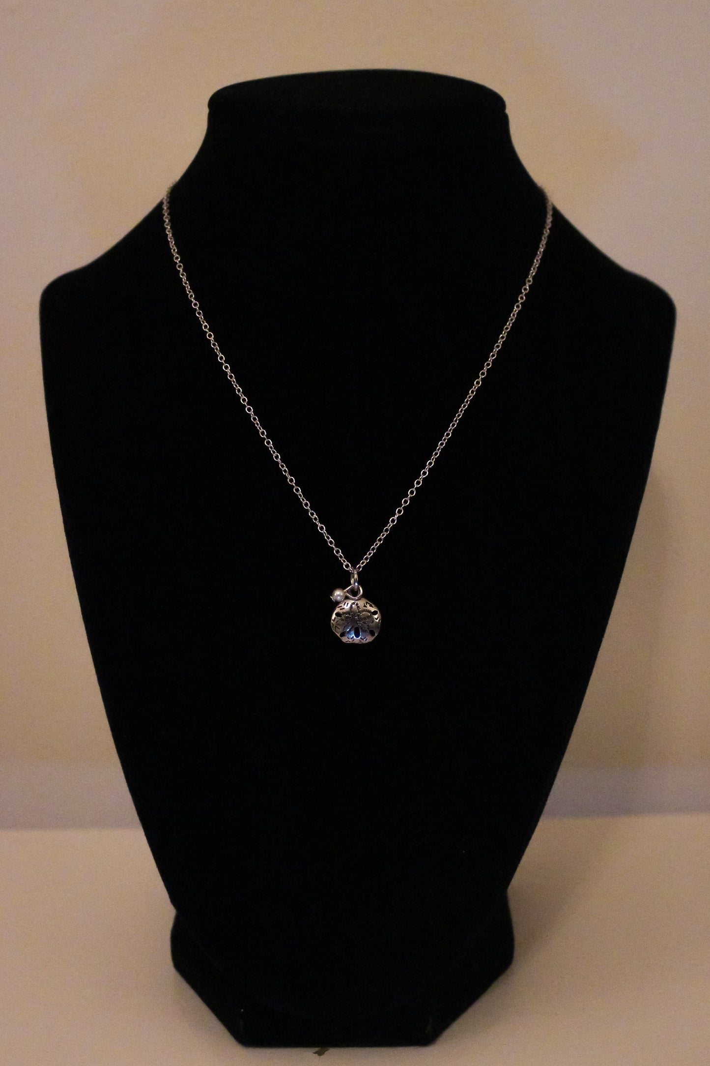 SHELL & PEARL BEAD NECKLACE