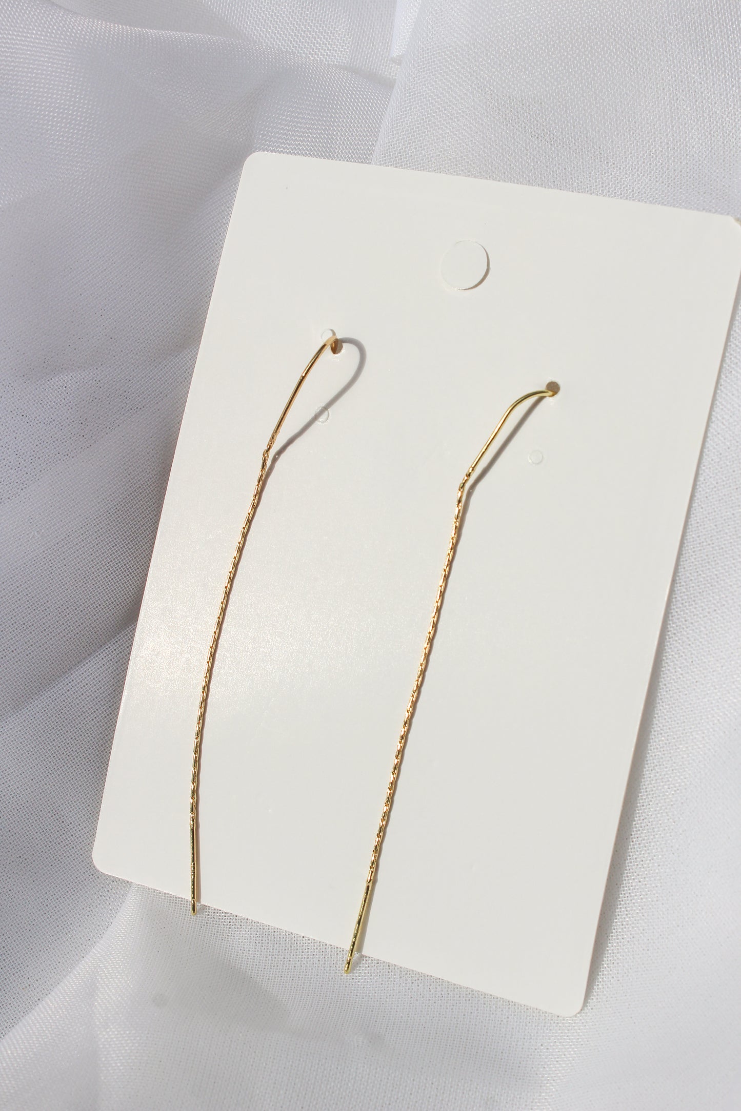 DAINTY FLOWER THREADED EARRINGS