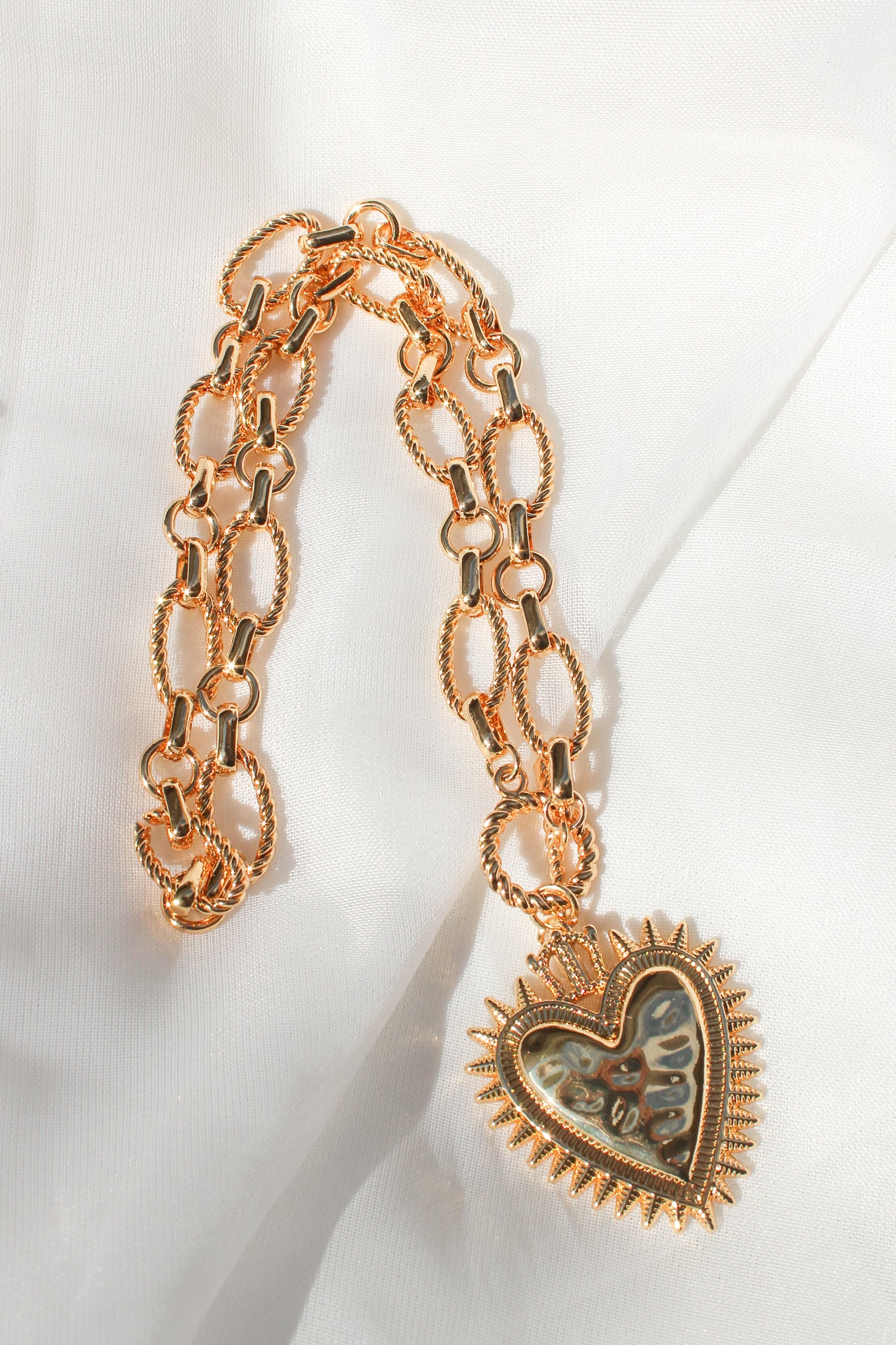 CHUNKY HEART PENDANT NECKLACE