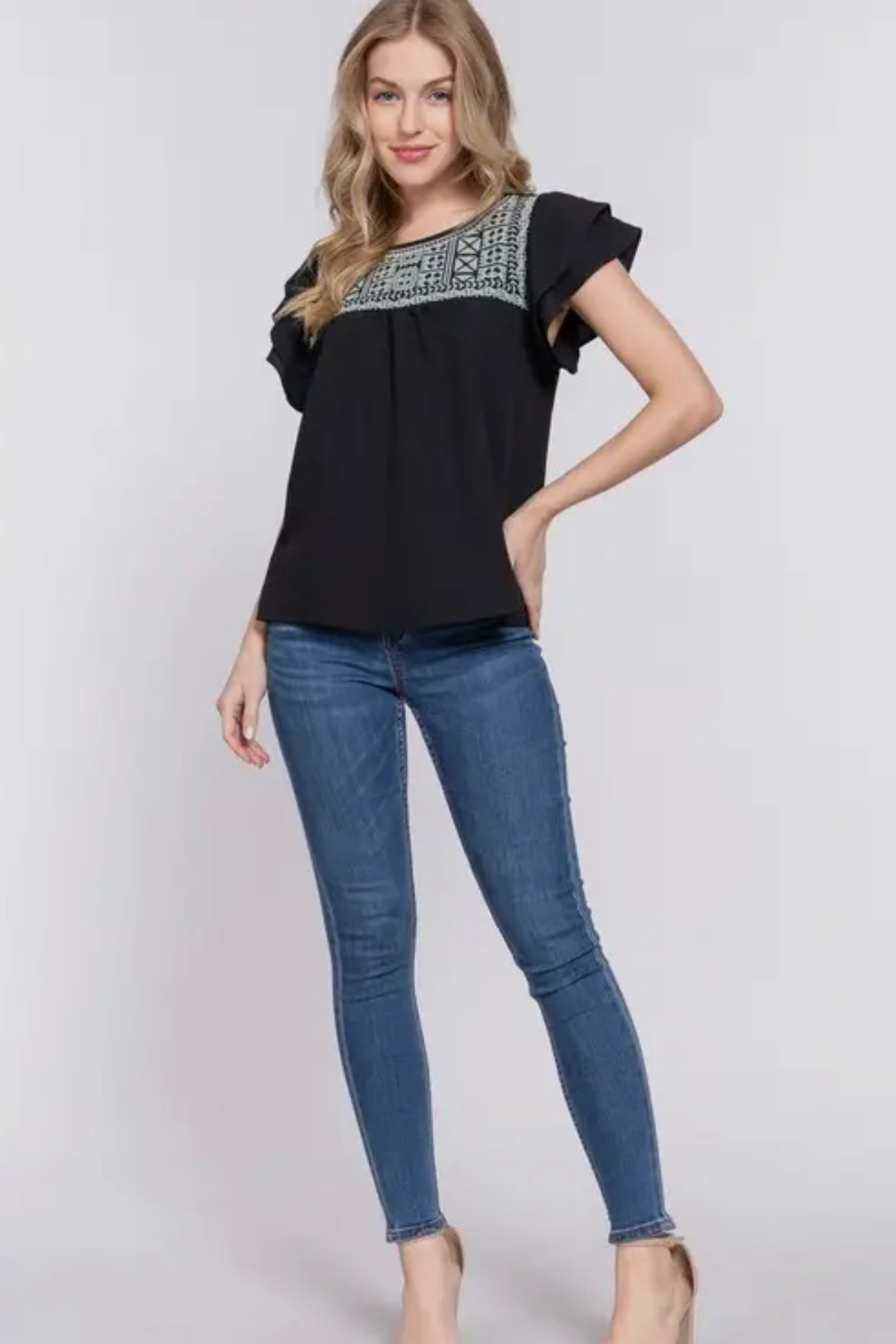EMBROIDERED RUFFLE TOP