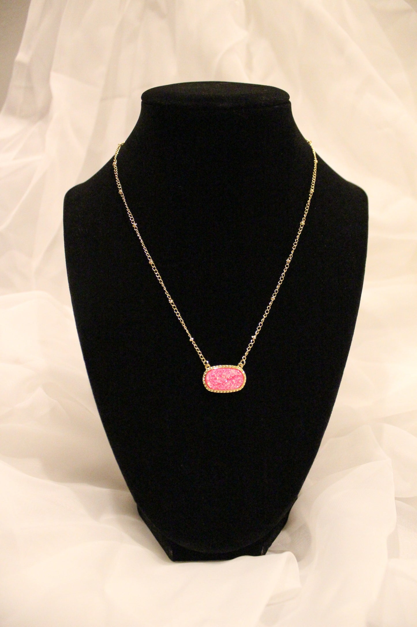 OVAL STONE NECKLACE
