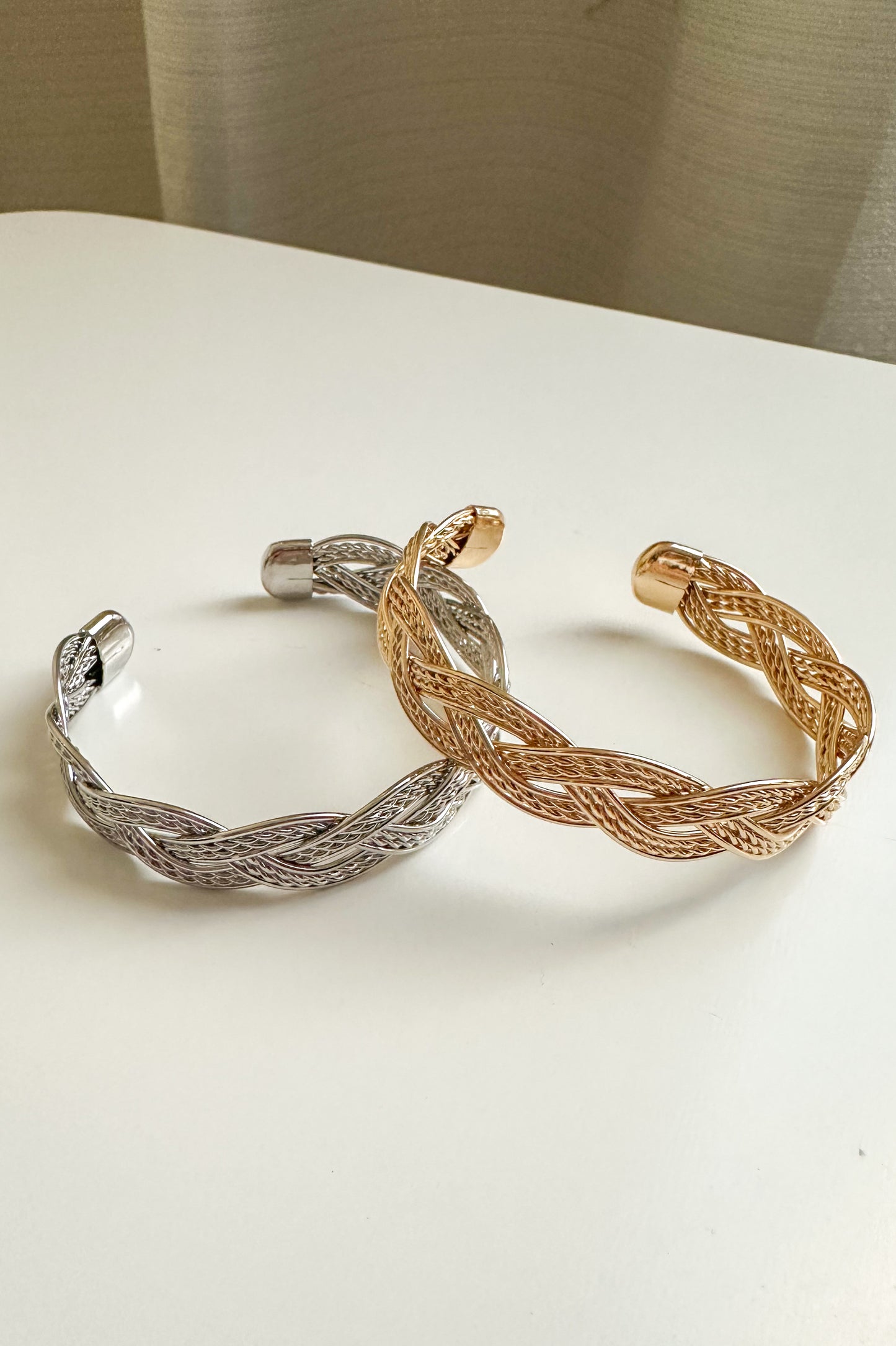 METALLIC TWIST CUFF BRACELET