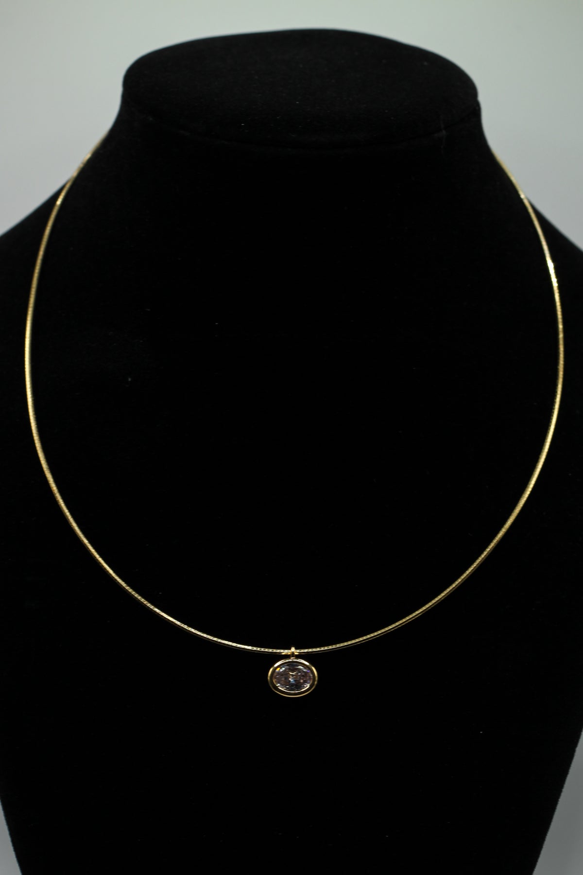 GOLD OVAL BEZEL WIRE NECKLACE
