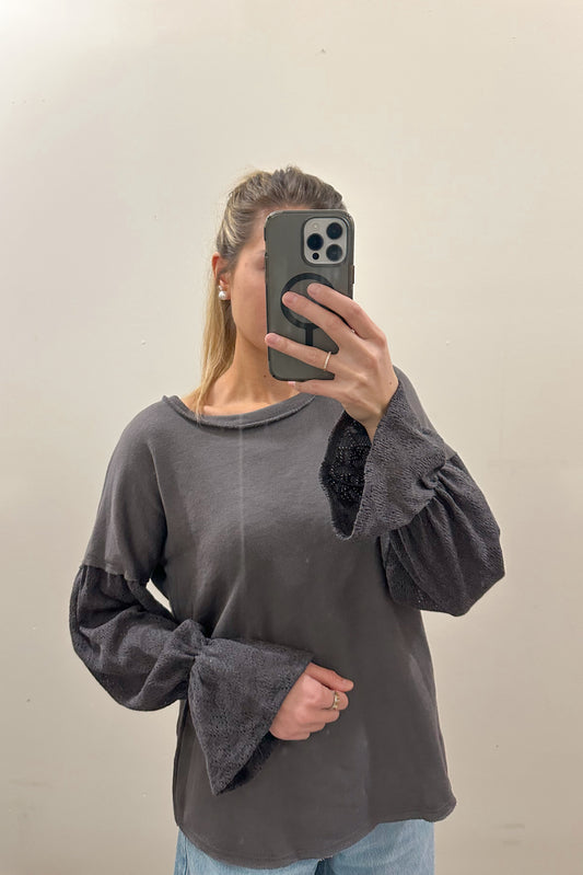 GRAY BISHOP SLEEVE TOP