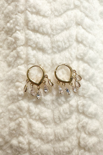 DANGLE CRYSTAL HUGGIES