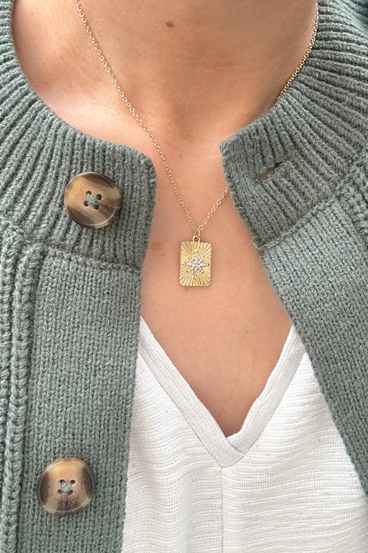 GOLD STAR PENDANT NECKLACE