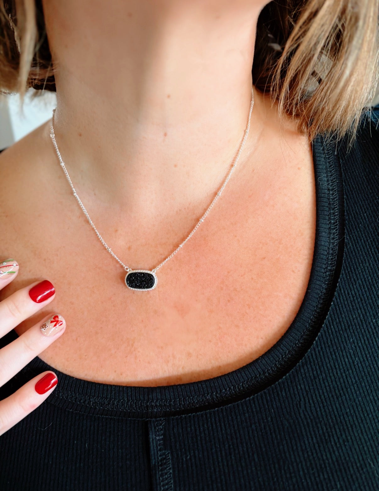 LAST ONE! ✨ OVAL STONE NECKLACE