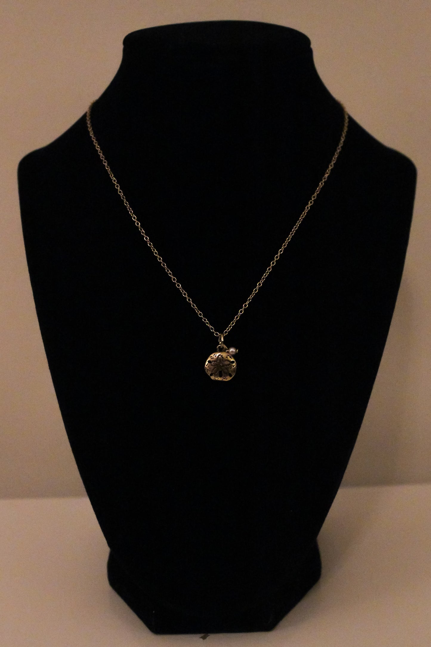 SHELL & PEARL BEAD NECKLACE