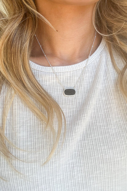OVAL STONE NECKLACE
