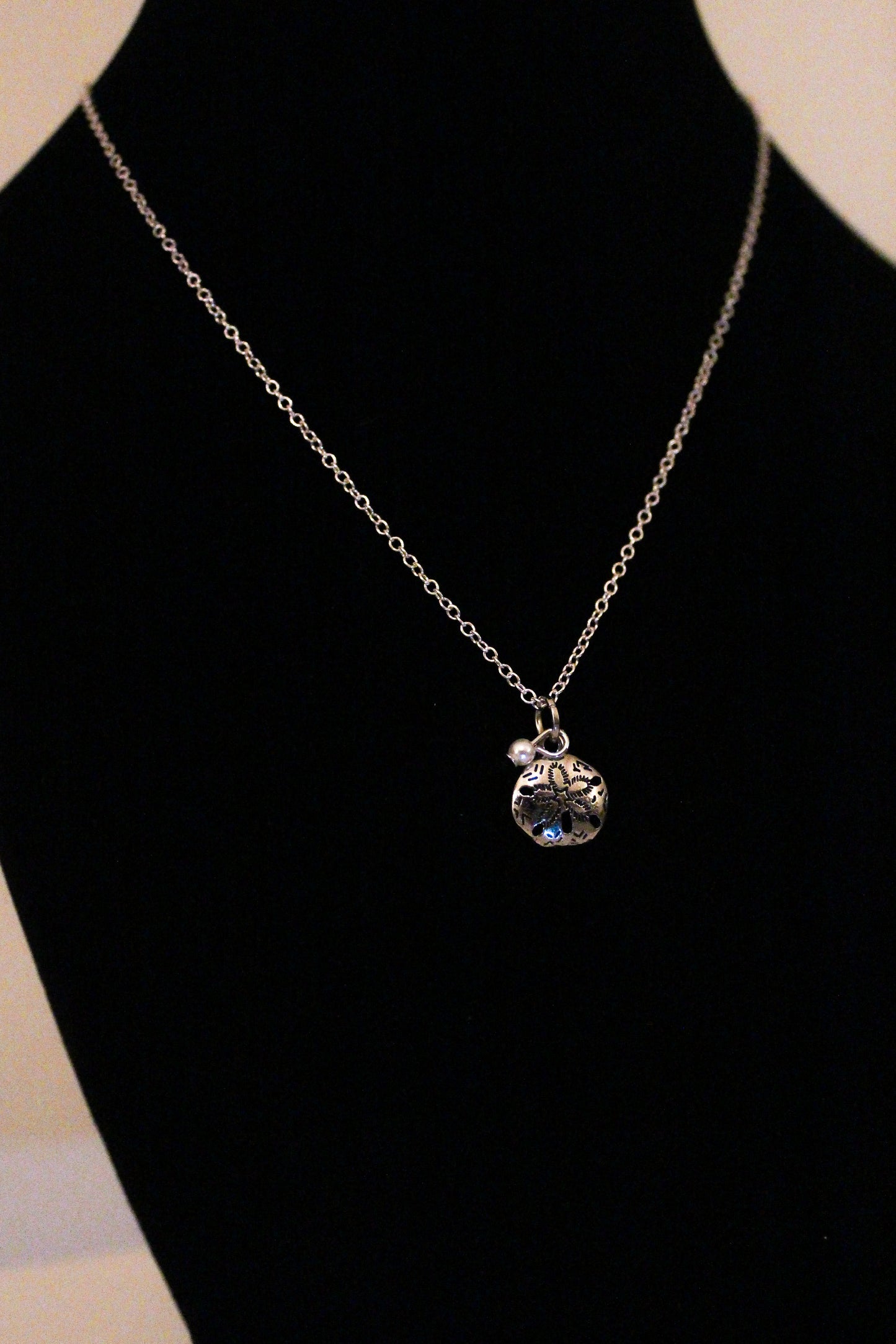 SHELL & PEARL BEAD NECKLACE