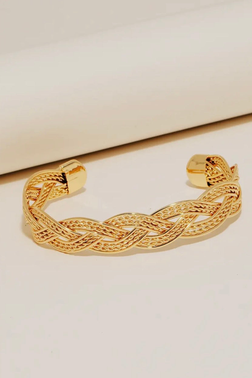 *PREORDER* METALLIC TWIST CUFF BRACELET