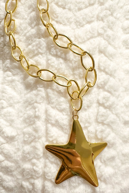 GOLD STAR PENDANT NECKLACE