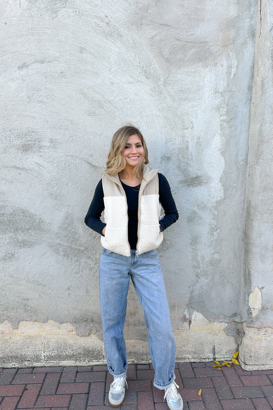 REVERSIBLE CREAM SHERPA VEST