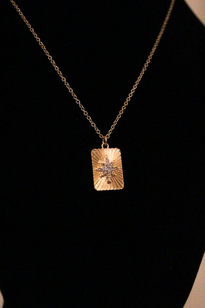 GOLD STAR PENDANT NECKLACE