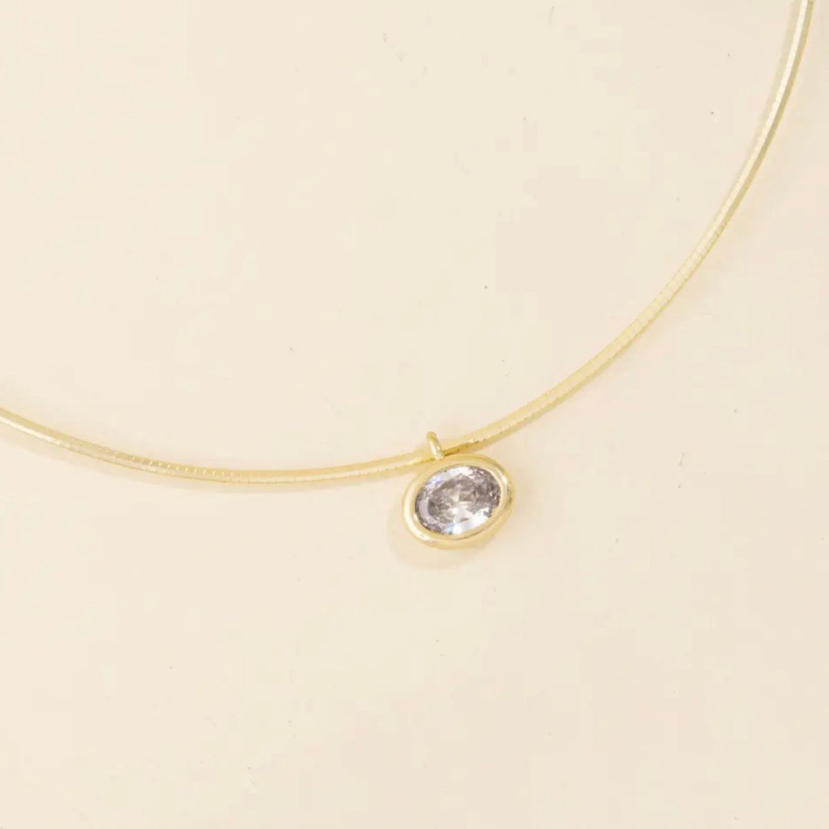 GOLD OVAL BEZEL WIRE NECKLACE