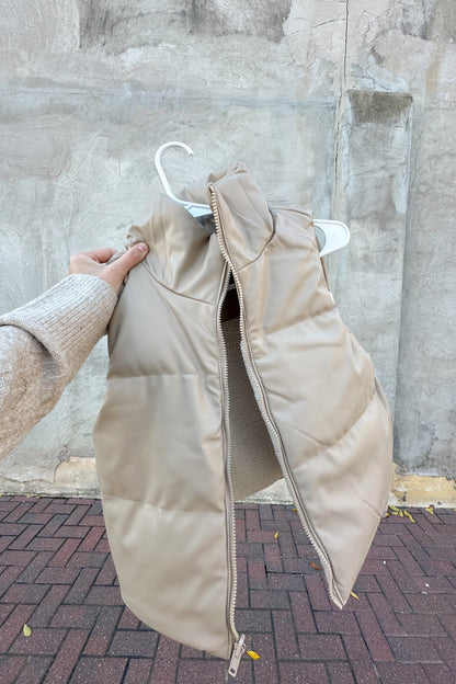 REVERSIBLE CREAM SHERPA VEST