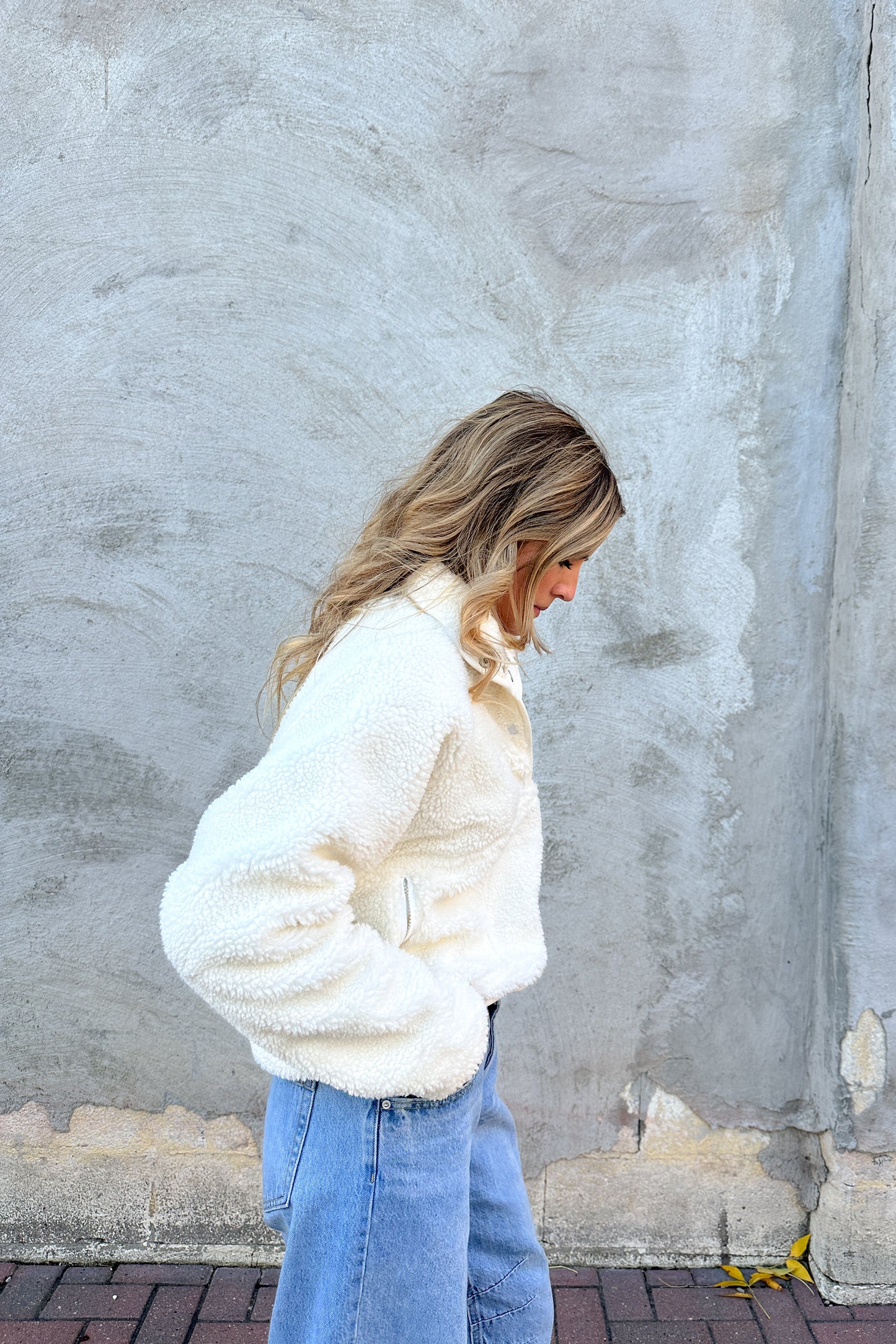 CROPPED SHERPA HALF SNAP WITH POCKETS