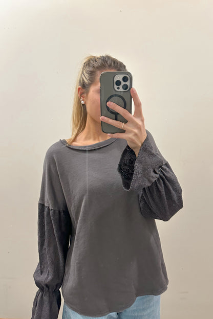 GRAY BISHOP SLEEVE TOP