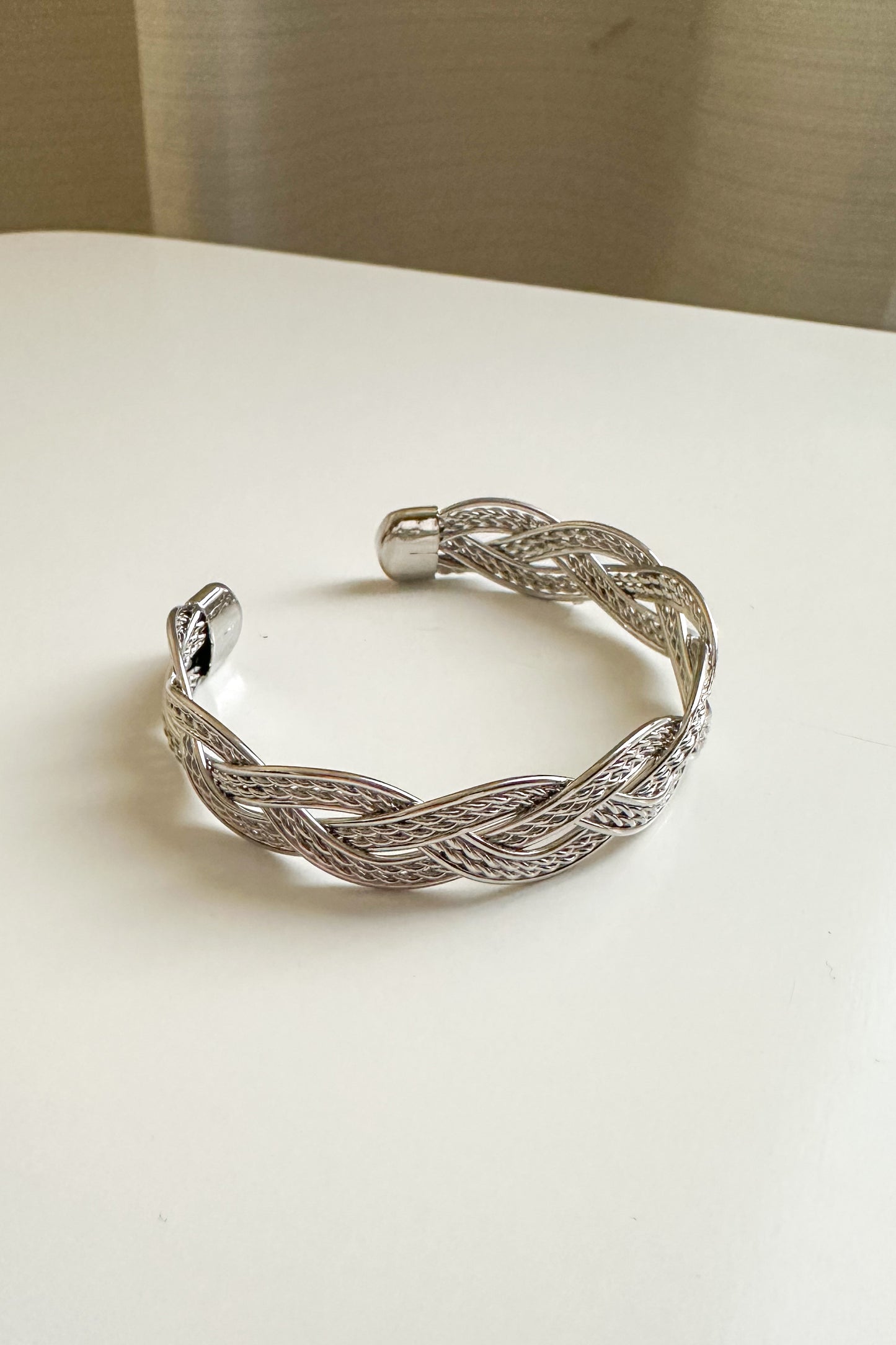 METALLIC TWIST CUFF BRACELET