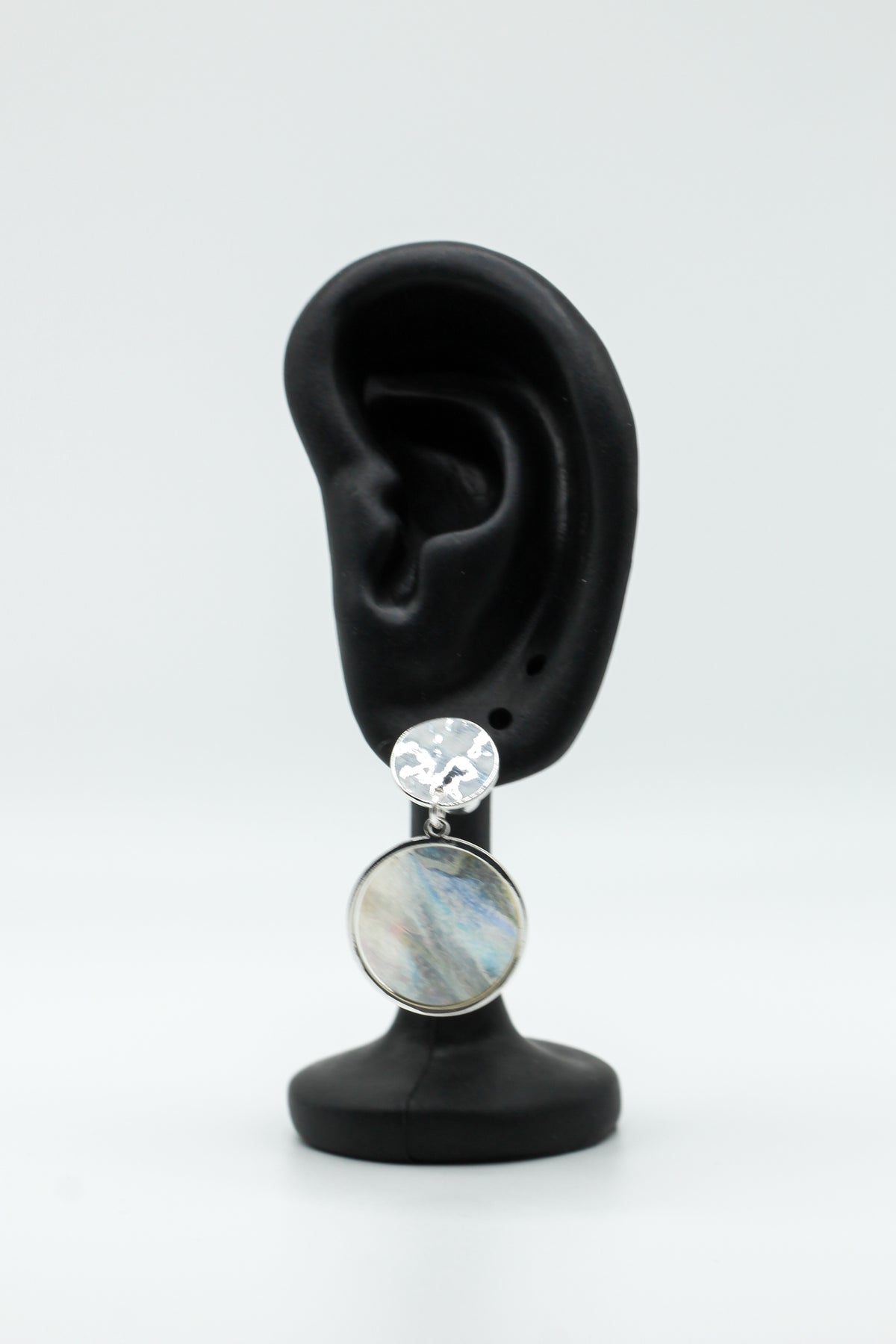 SILVER HAMMERED PEARL DROP EARRINGS