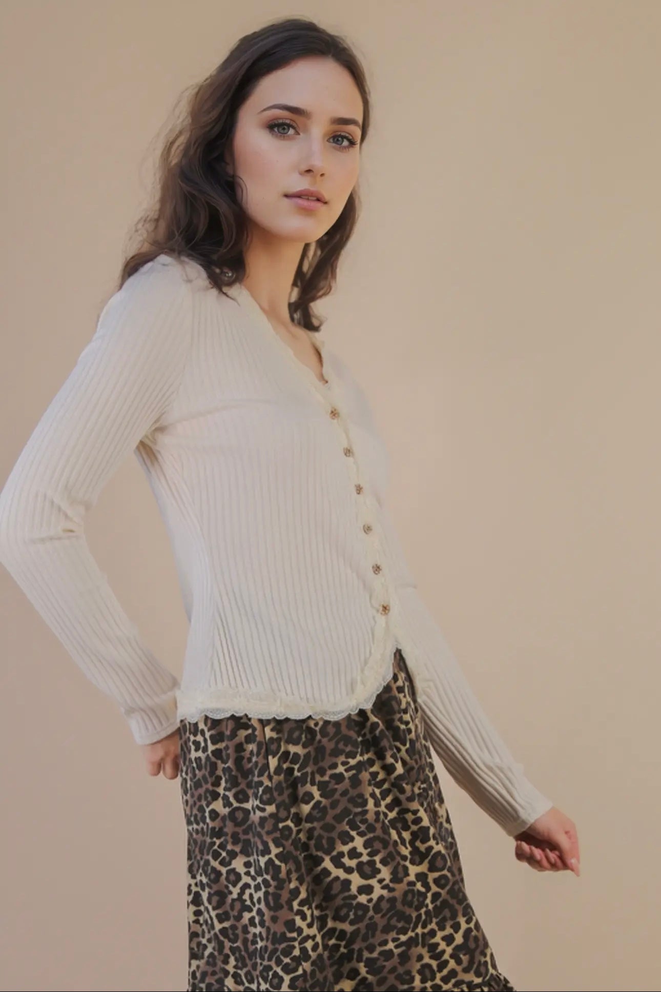 LAST ONE! ✨ RUFFLE & LACE LONG SLEEVE