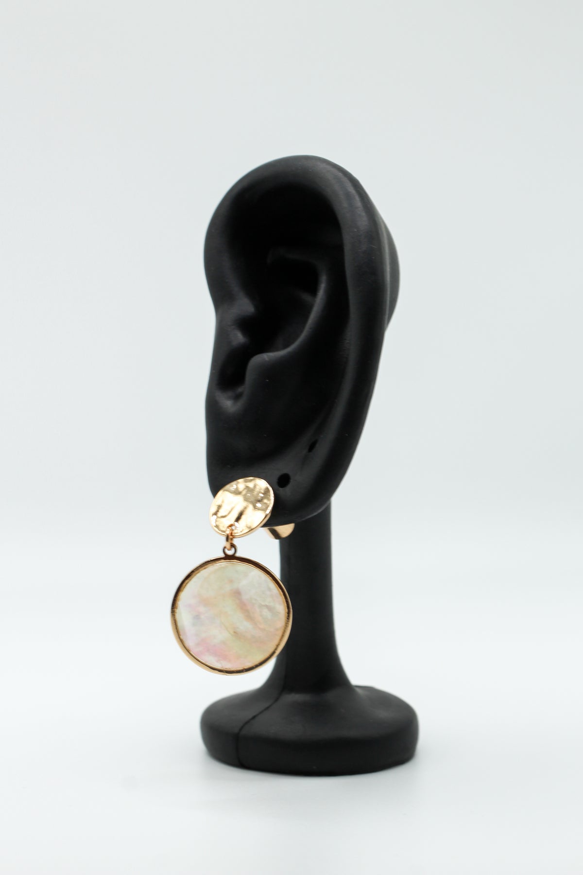 GOLD HAMMERED PEARL DROP EARRINGS