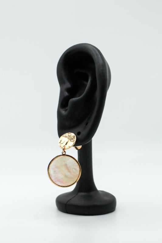 GOLD HAMMERED PEARL DROP EARRINGS