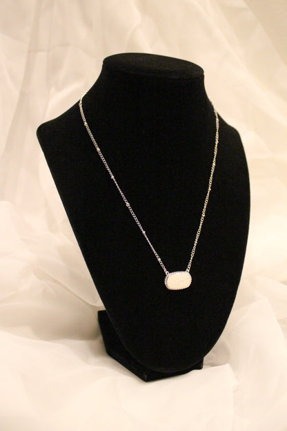 OVAL STONE NECKLACE