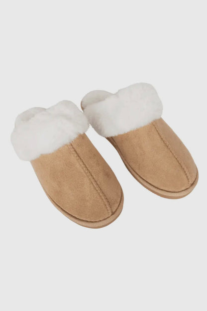 *PREORDER* PLUSH FAUX FUR SLIPPERS