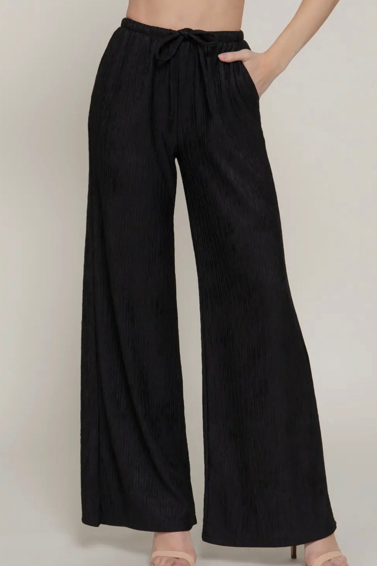 BLACK CRINKLE KNIT PANTS
