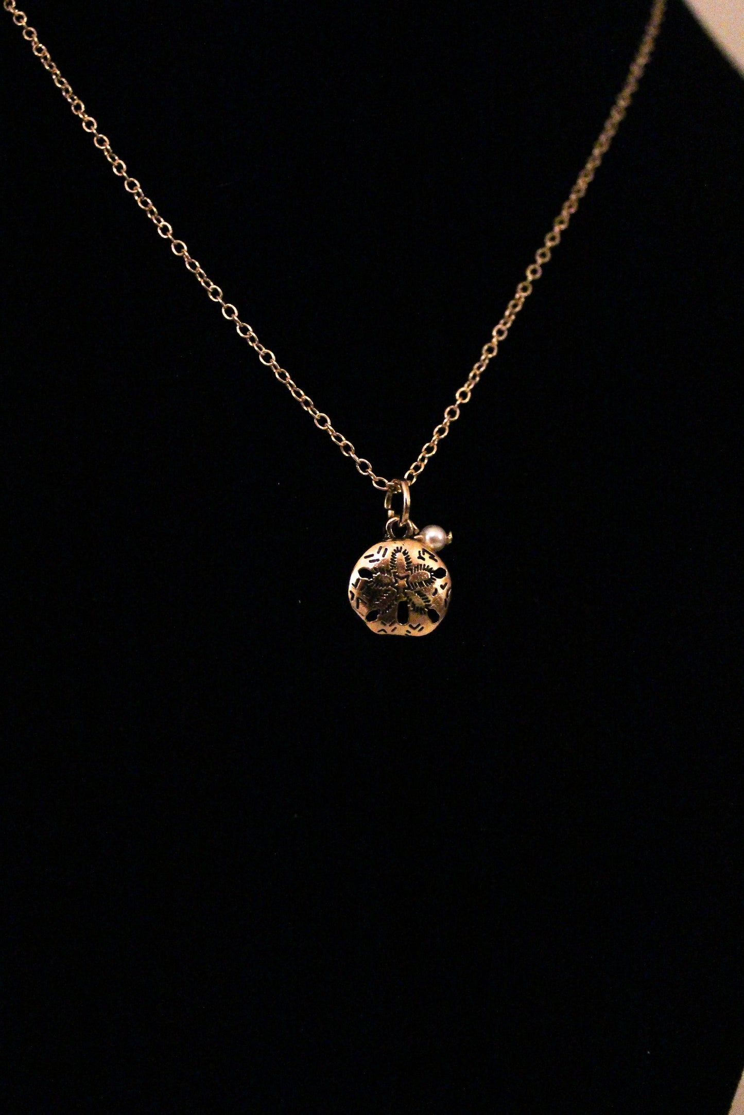 SHELL & PEARL BEAD NECKLACE