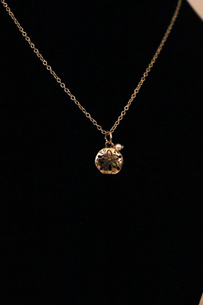 SHELL & PEARL BEAD NECKLACE