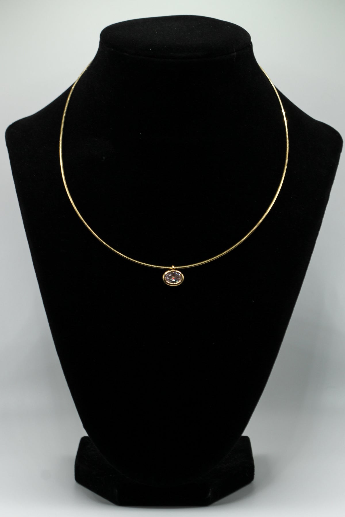 GOLD OVAL BEZEL WIRE NECKLACE
