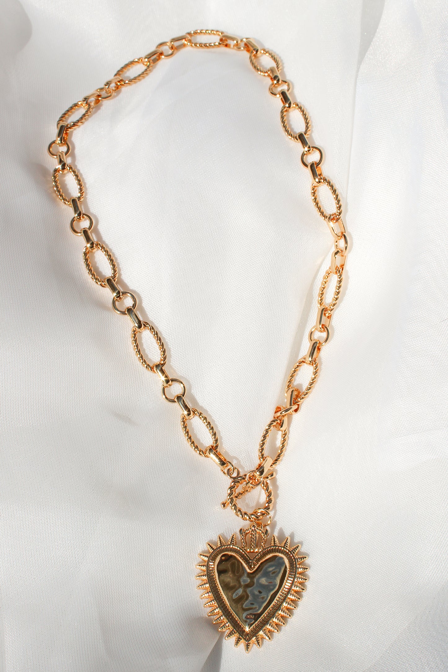 CHUNKY HEART PENDANT NECKLACE
