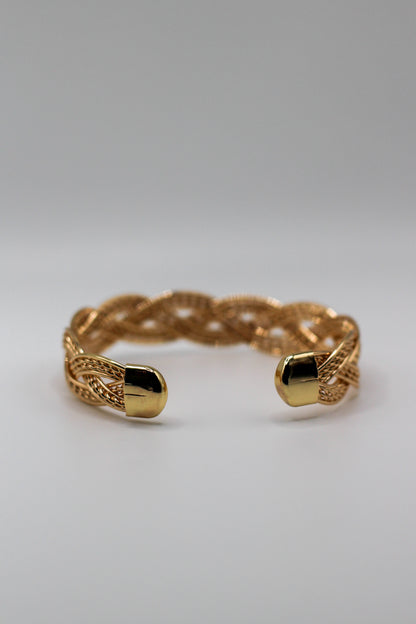 GOLD TWIST CUFF BRACELET