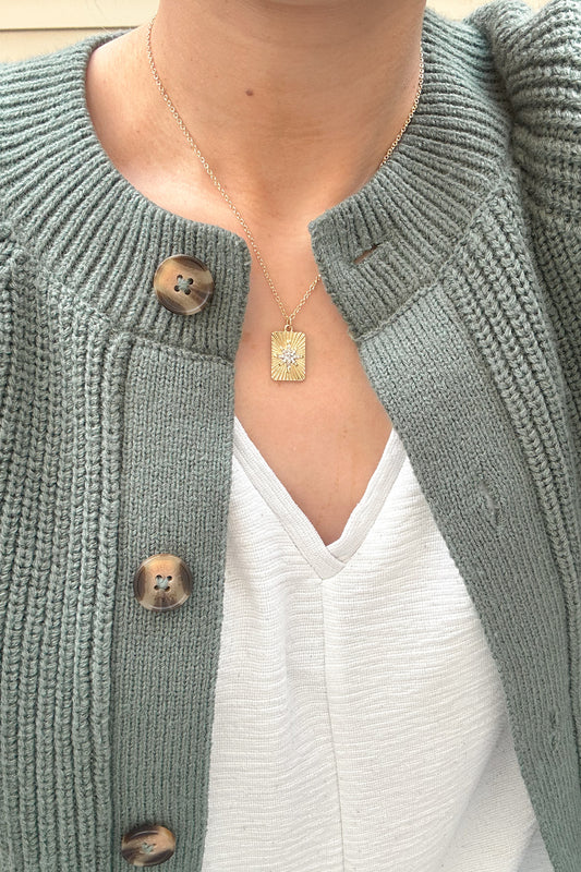 GOLD STAR PENDANT NECKLACE