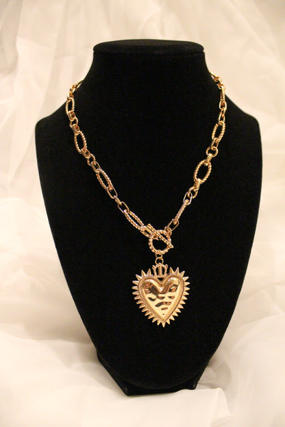 CHUNKY HEART PENDANT NECKLACE