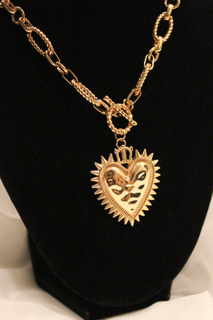 CHUNKY HEART PENDANT NECKLACE