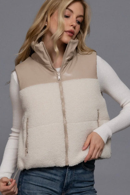 REVERSIBLE CREAM SHERPA VEST