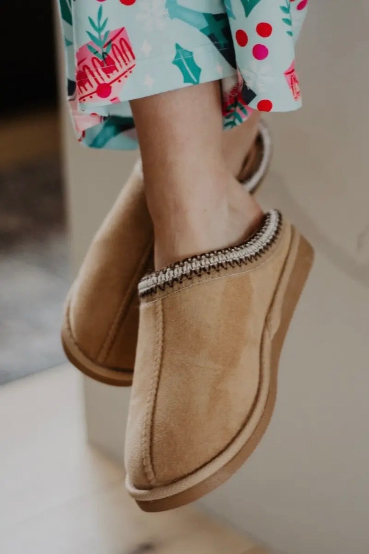 EMBROIDERED SLIPPERS