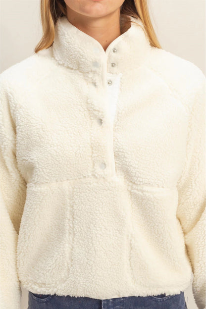 CROPPED SHERPA HALF SNAP WITH POCKETS